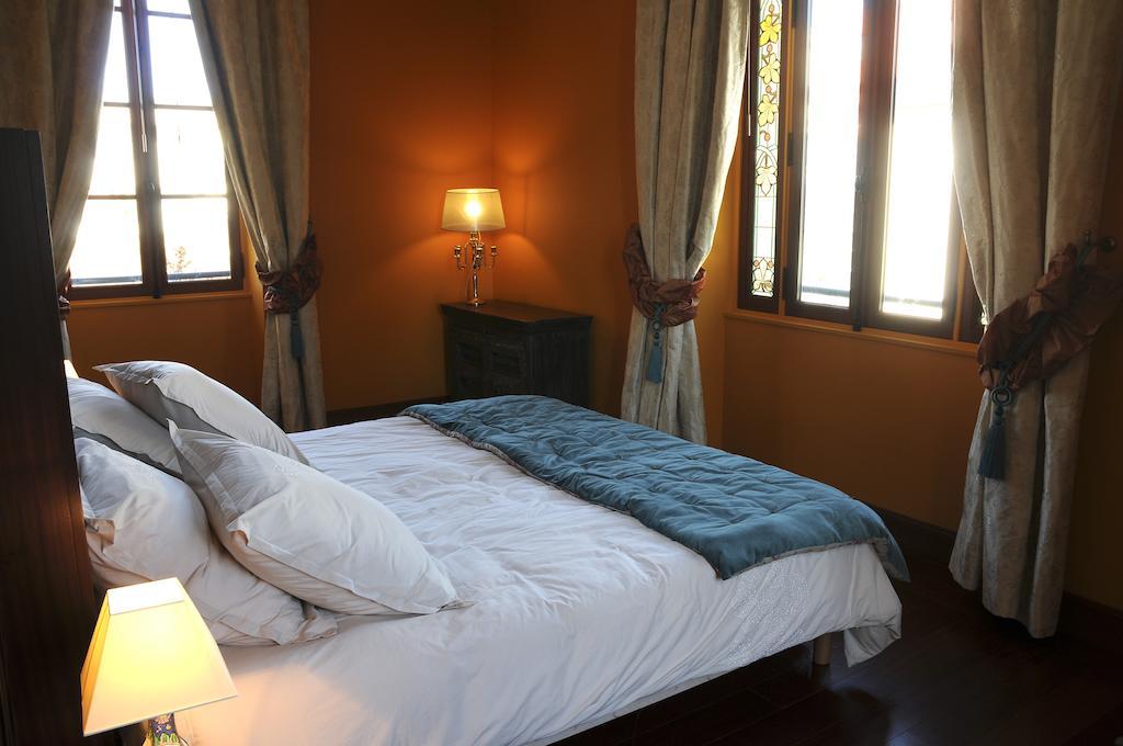Castel Peyssard Bed and Breakfast Périgueux Rum bild